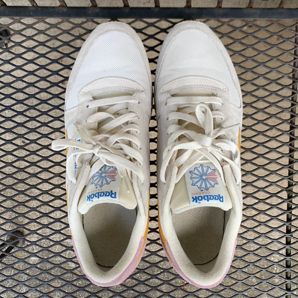 Women’s Reebok Classics - Picture 3 of 13